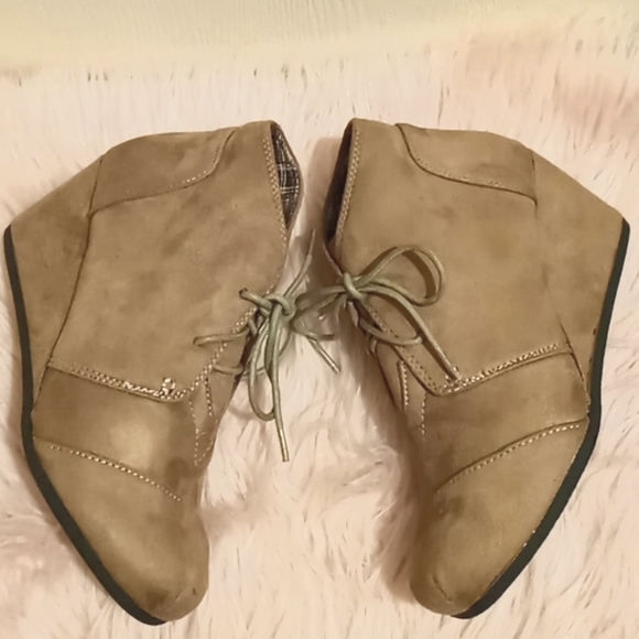 NEW! Top Moda Forever Link  Faux Suede  Booties Camel SIZE 5 1/2 - Picture 4 of 10